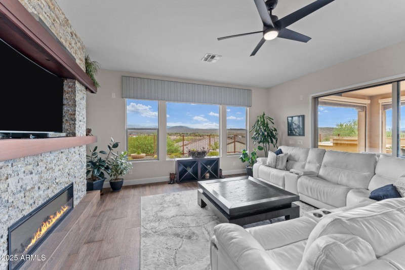 3328 Rising Sun Ridge
