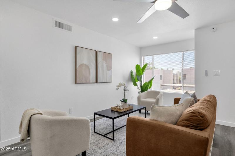 6-web-or-mls-1927-e-hampton-ave-208