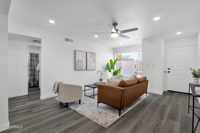 5-web-or-mls-1927-e-hampton-ave-208