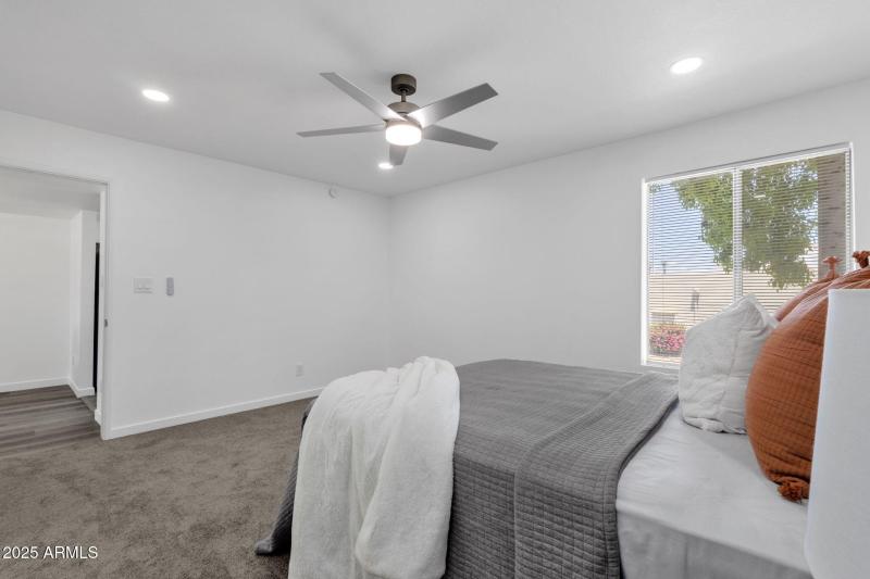 17-web-or-mls-1927-e-hampton-ave-208