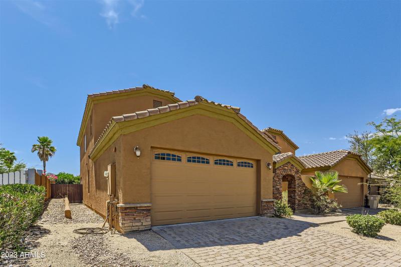 GEMINI WITH NO ATTACHED WALLS