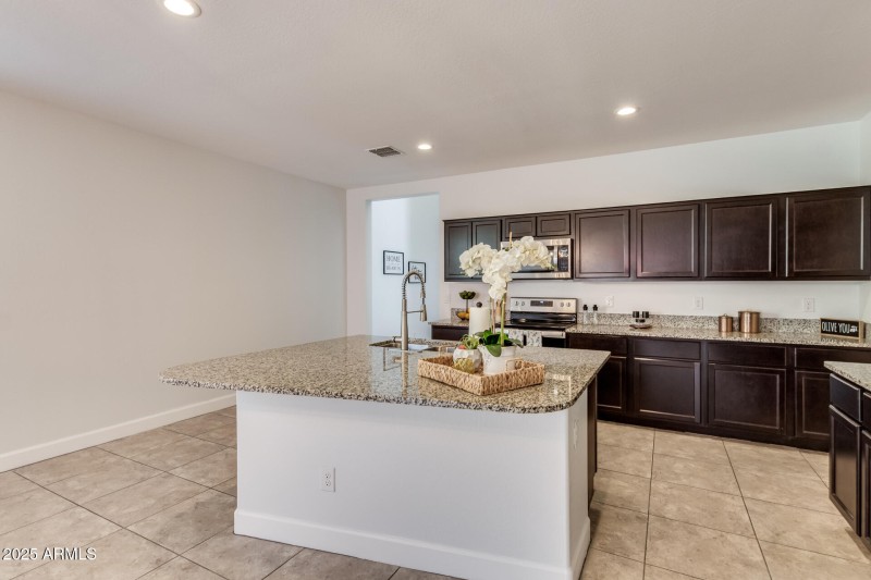 Kitchen Island with Bartop Seating