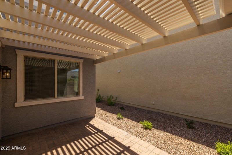 29)COURTYARD