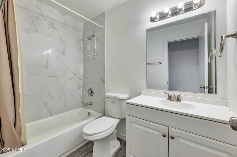 Unit 4 Bathroom