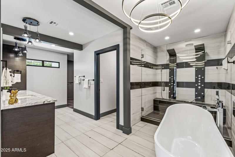 Main primary ensuite