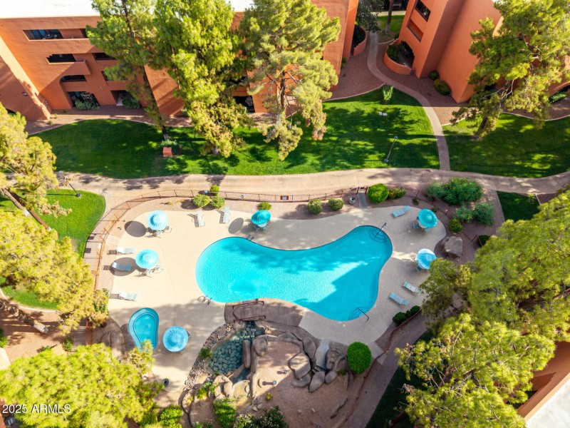 33 - Paradise Aerials