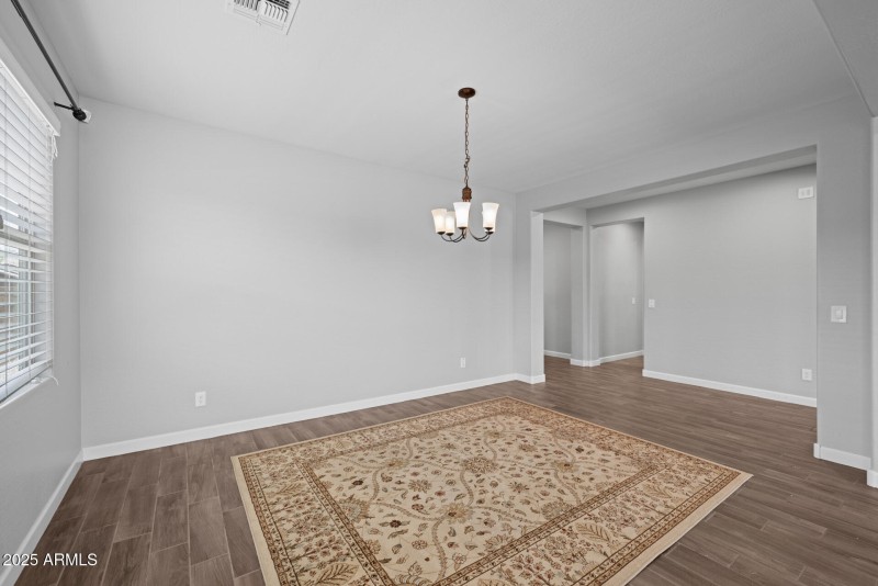 5)FORMAL DINING