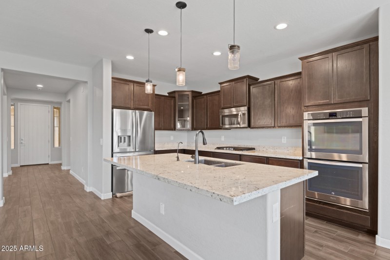 7)KITCHEN