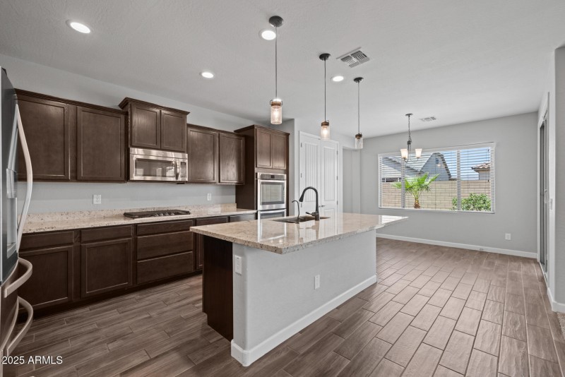 8)KITCHEN