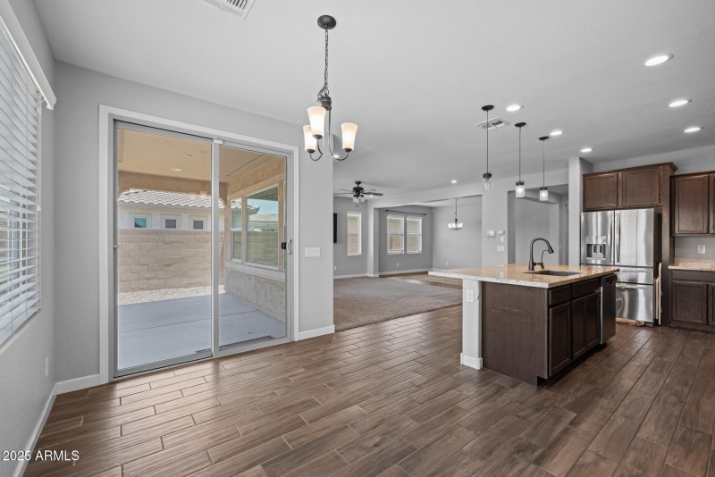 11)KITCHEN