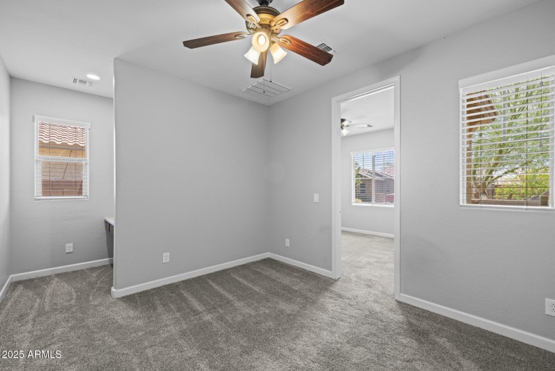 21)TEEN ROOM