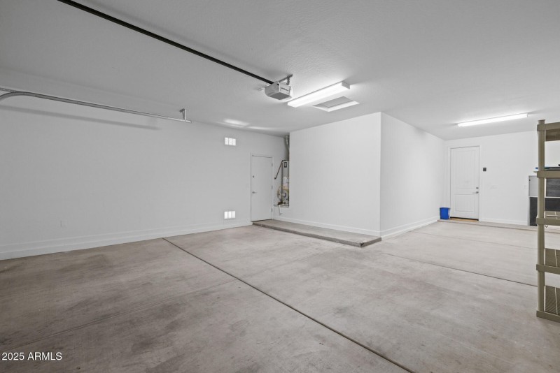 31)GARAGE