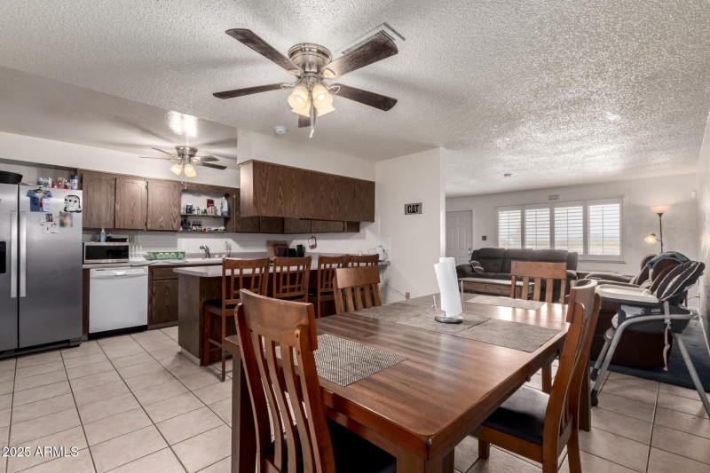 Kitchen/Dinning