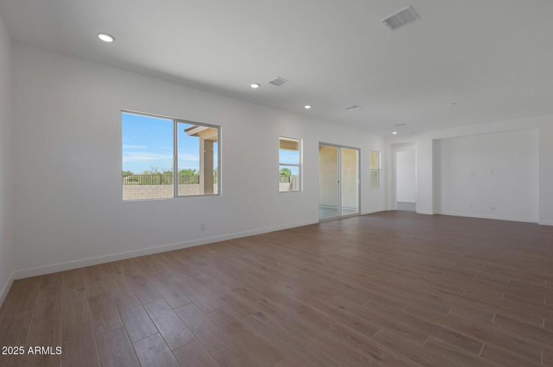 PHX_Landmarke_Lot1203_Crimson_294_Greatr