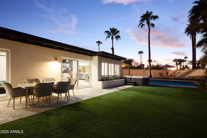 ImageCo_6612EPresidioRd_Twilight_25