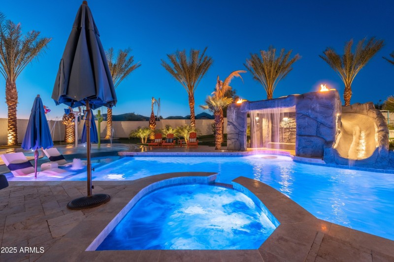 010_Twilight Pool