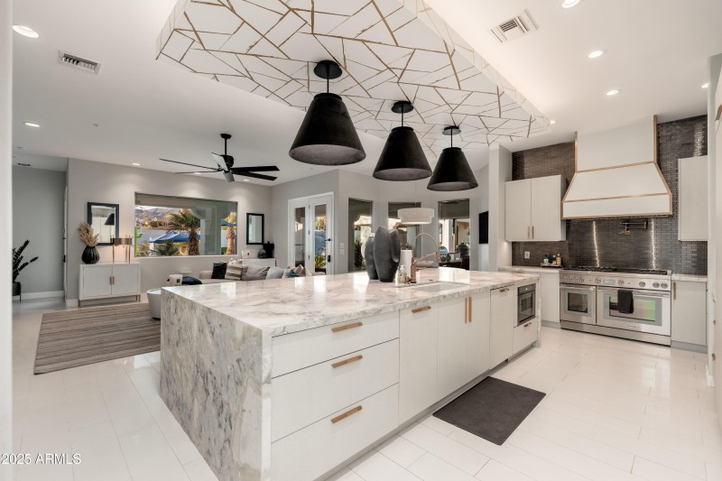 035_Kitchen Island