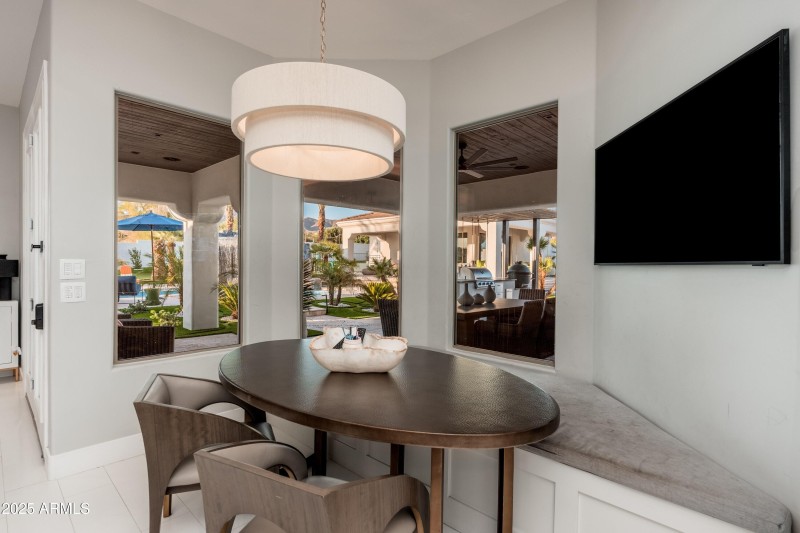 036_Breakfast Nook