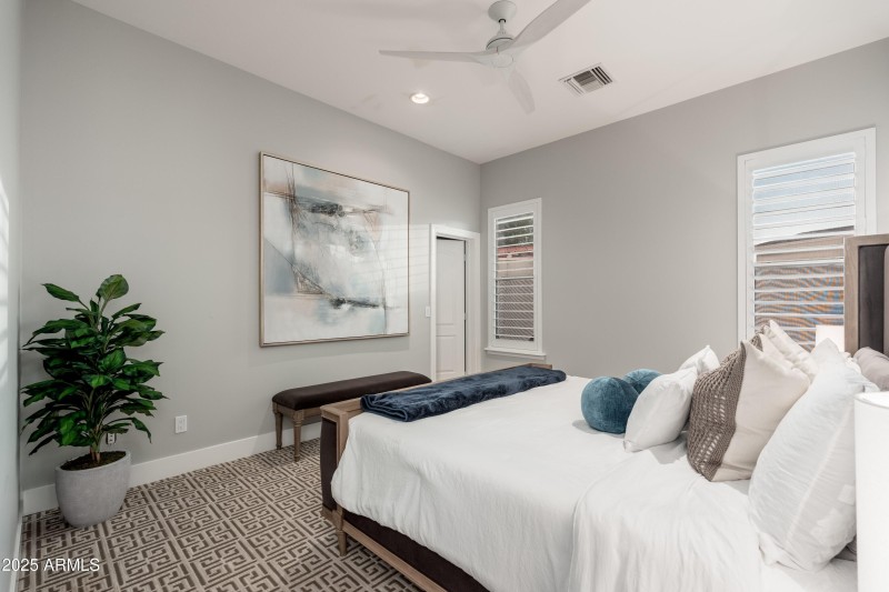 045_Guest Room