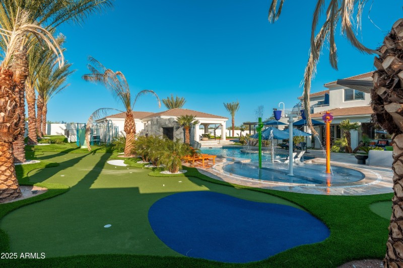 072_Putting Green