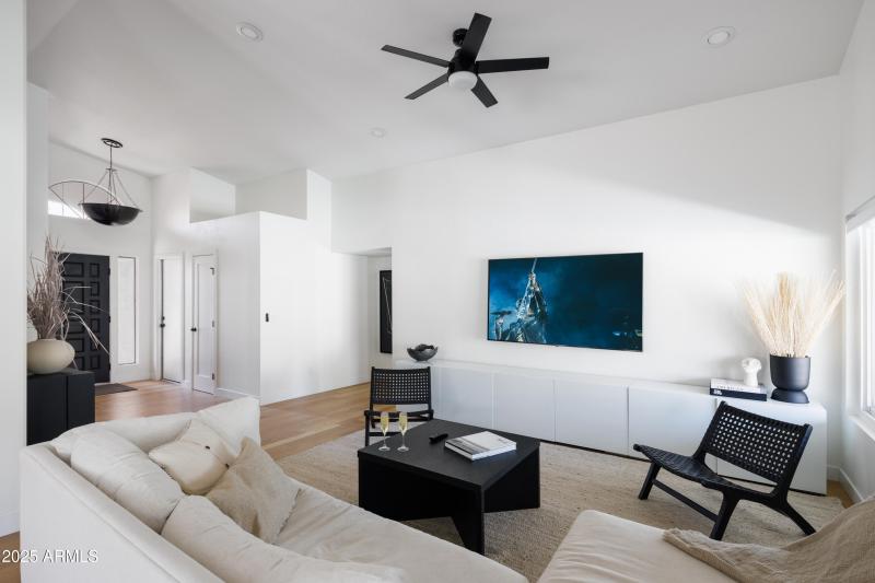 PROPERTYIMAGECO_5502EGrandviewRd_WEB-1