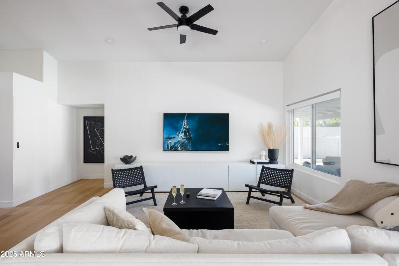 PROPERTYIMAGECO_5502EGrandviewRd_WEB-3