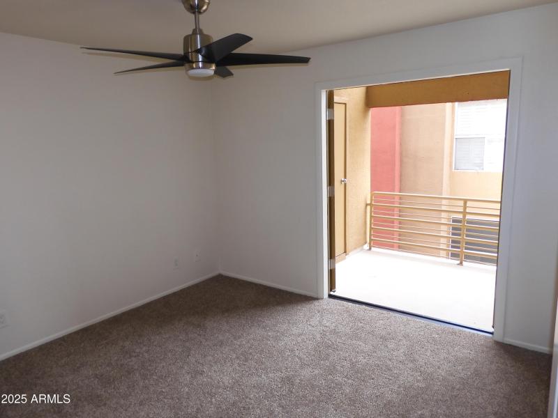 Downstaris bedroom with loft area