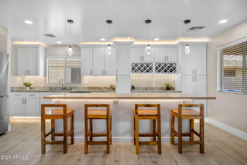 8-web-or-mls-43760-w-magnolia-rd