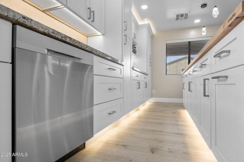 18-web-or-mls-43760-w-magnolia-rd