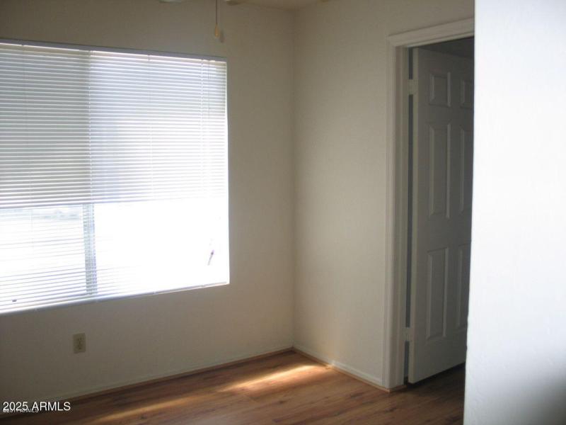 20110514204705636537000000-o