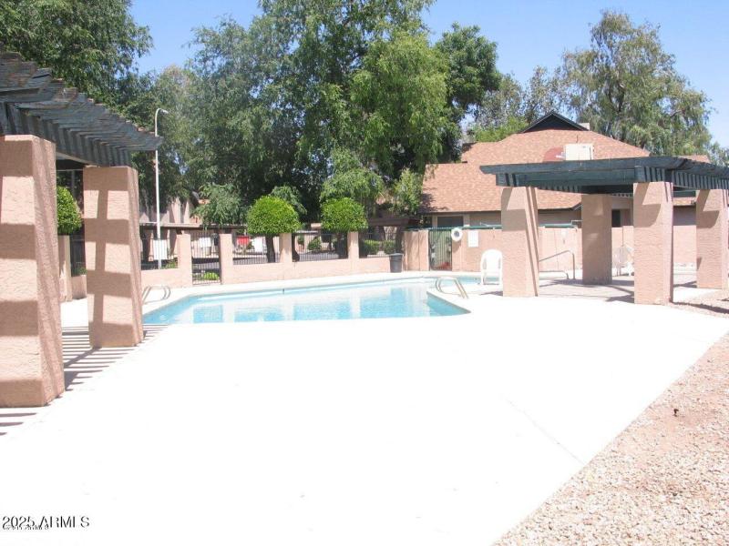 20110514204708010352000000-o