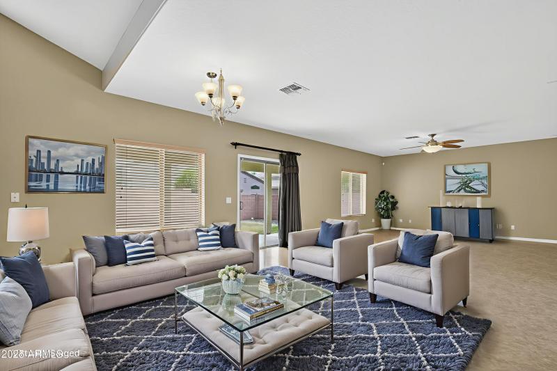 048_a4m_re - Living Room - Modern - 10