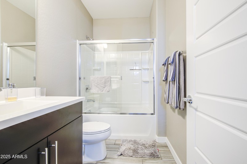 Bathroom 2-pic 1
