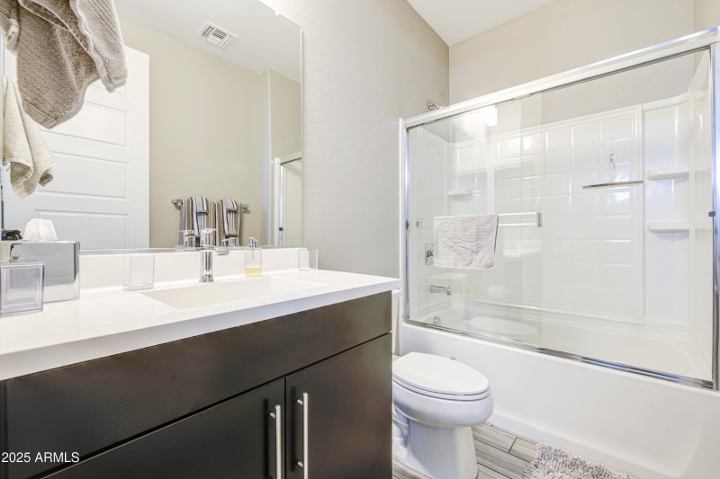 Bathroom 2-pic 2