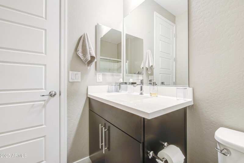 Bathroom 2-pic 3