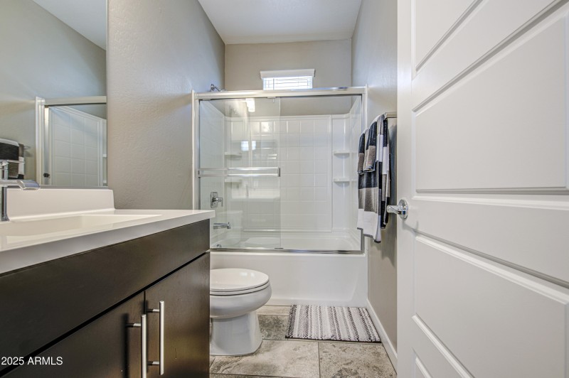 Bathroom 3-pic 1