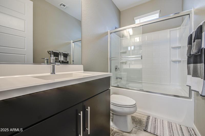 Bathroom 3-pic 2