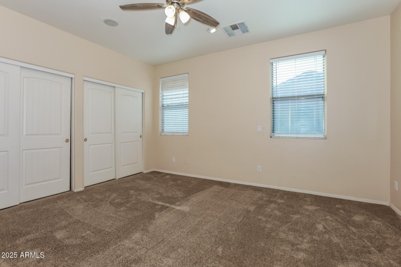 007-photo-main-bedroom-13214468