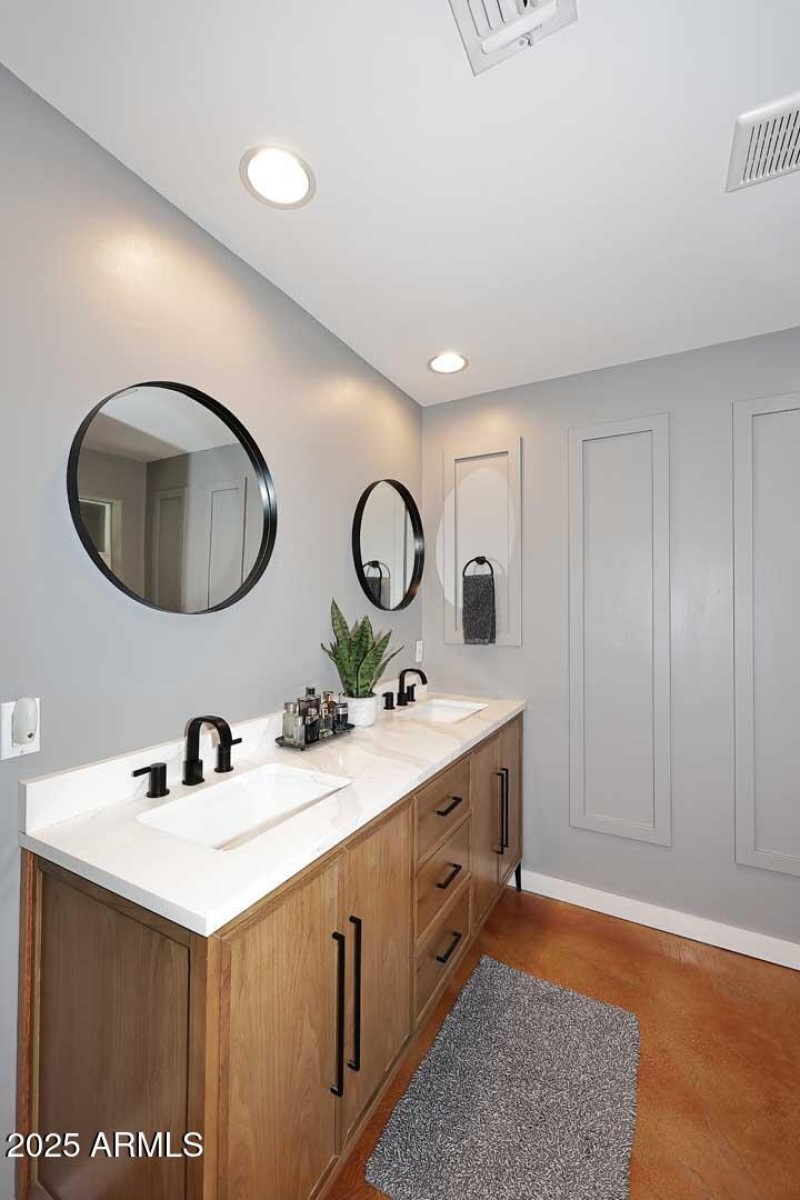 Hall Bath2