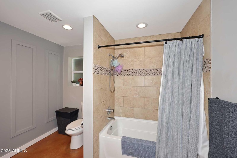 Hall Bath-Tub