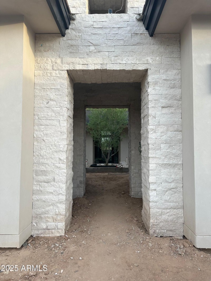 005_Exterior Entrance