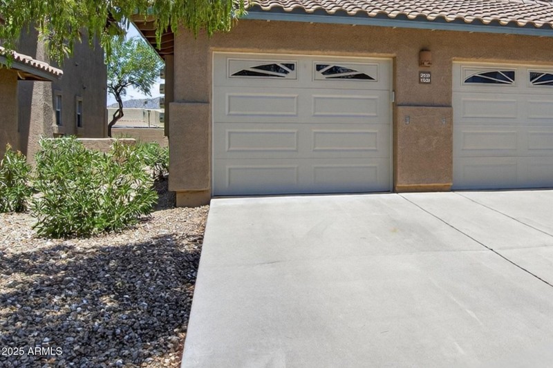 Garage & Driveway