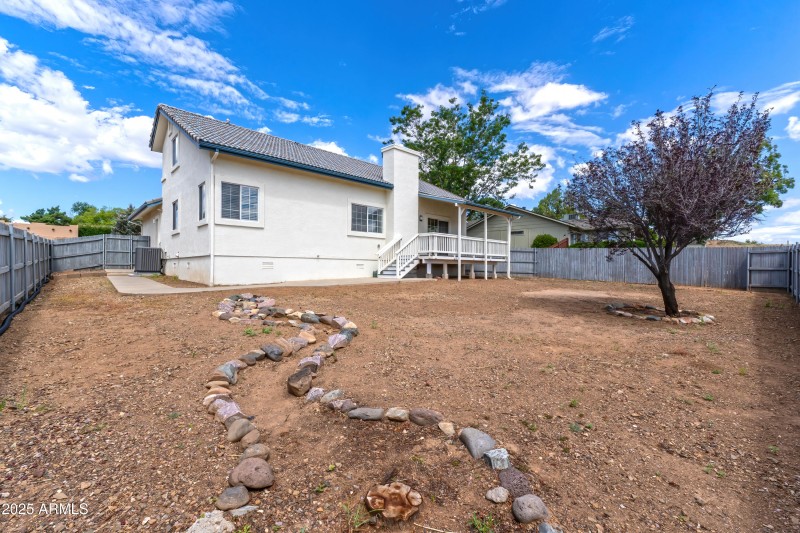 Manzanita Exterior - 08