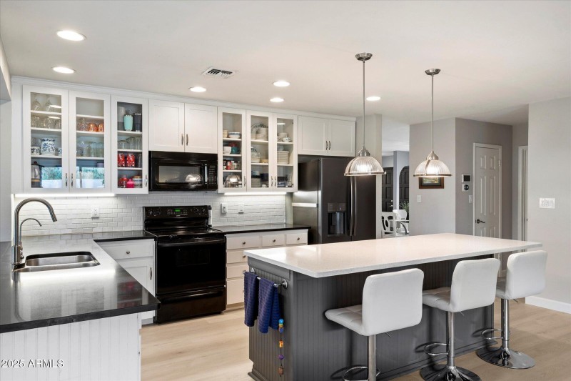 5 Kitchen & Family Room 47-NEW