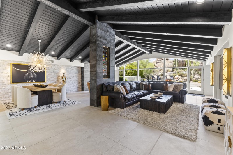 Desert Modern Lodge