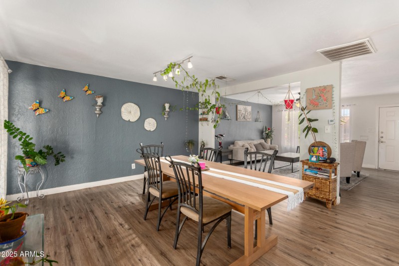 FORMAL DINING AREA