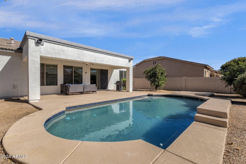 V Pool Area