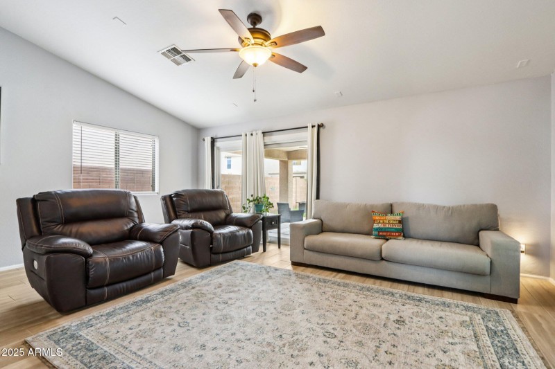 9-web-or-mls-W Zion Rd-S2207-009