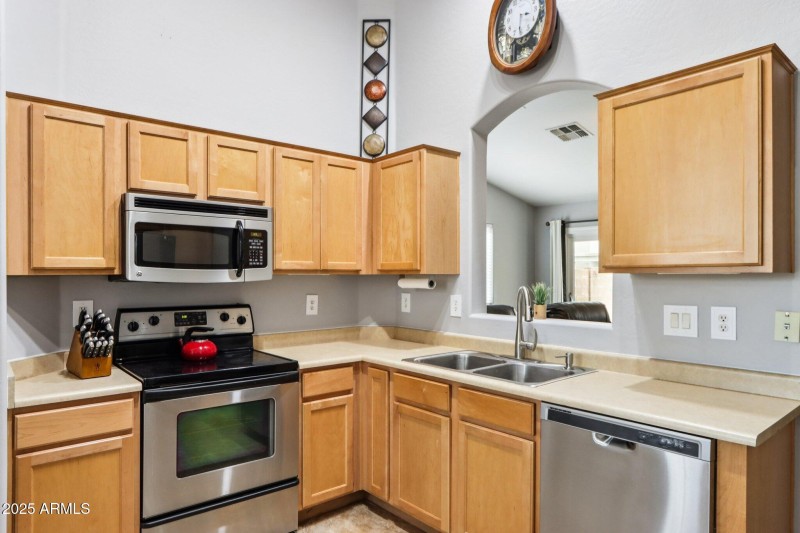 18-web-or-mls-W Zion Rd-S2207-018