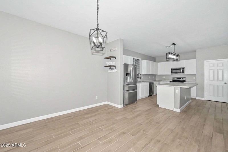 Dining Area & Kitchen